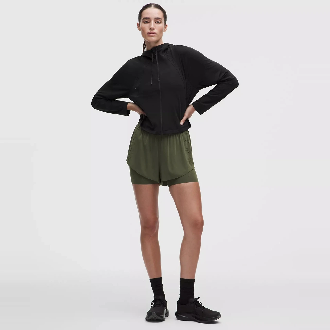Lululemon Sleek Perforated 轻量夹克