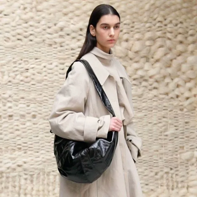 SSENSE 港站：Lemaire 松弛感穿搭灵魂包专场 适配全场景