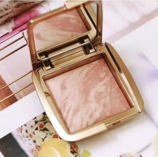 SSENSE：彩妆专场 五花肉腮红$36