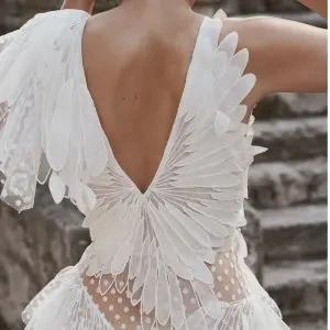 THE OUTNET：Zimmermann 时尚专场 蕾丝短裤$204、天鹅上衣$443