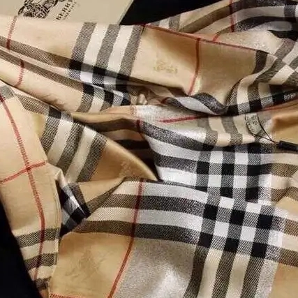 Selfridges：Burberry 巴宝莉时尚专场 羊绒格纹围巾HK$3250