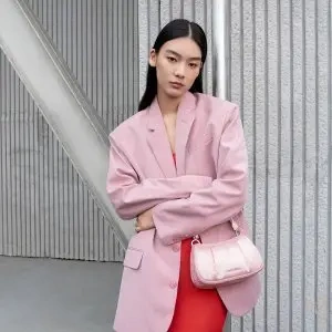 Charles & Keith US：龙年上新 封面同款暗纹印花手拿包$66