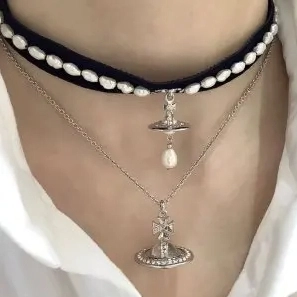 Vivienne Westwood UK：项链上新！粉水滴珍珠项链£190 入手破碎珍珠