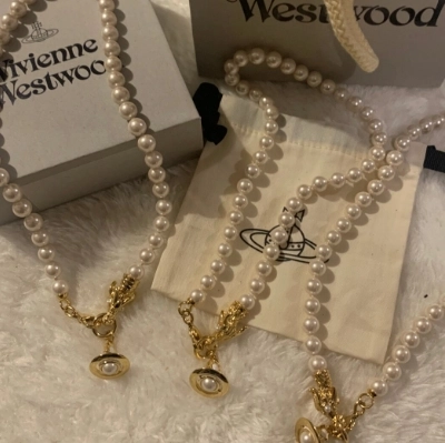 龙年限定上新！Vivienne Westwood UK：情人节送礼找灵感