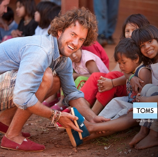 TOMS Shoes：板鞋、一脚蹬热卖 一脚蹬仅$18