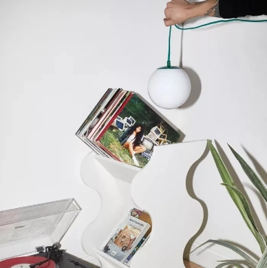 Urban Outfitters：春日家饰家居促销 储物家具、卧室好物、黑胶唱片等