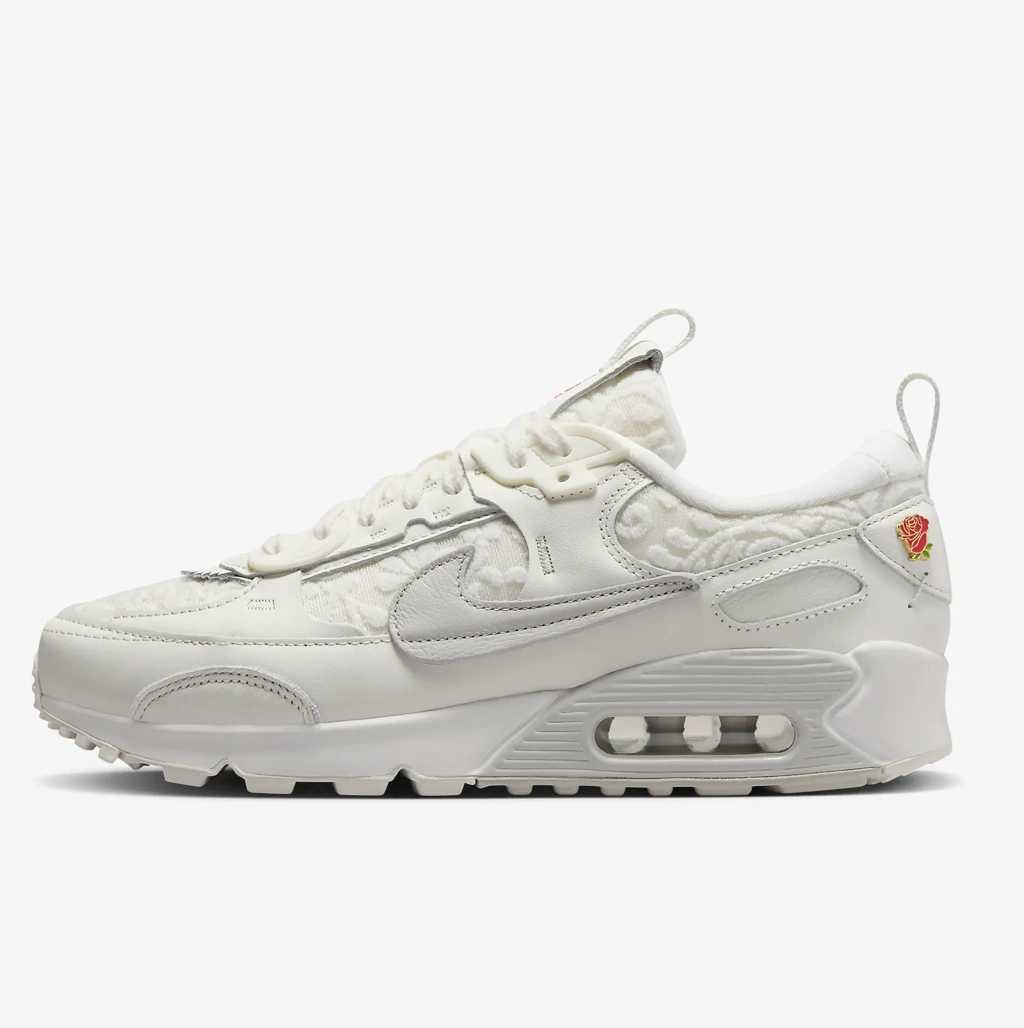 Nike Air Max 90 Futura 女士运动鞋