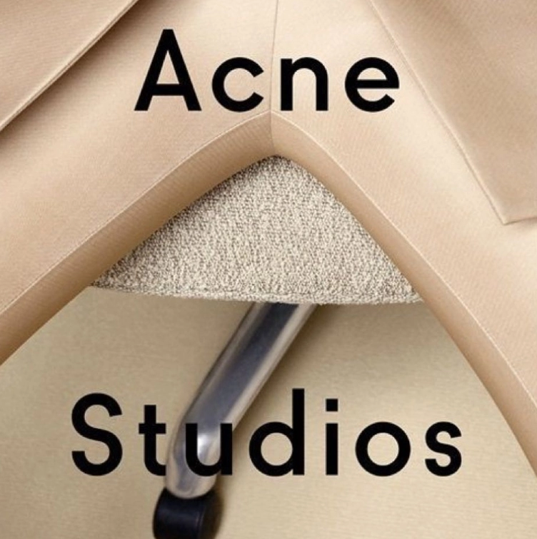 SSENSE：Acne Studios 时尚专场 笑脸毛线帽$75 V领毛衣$132