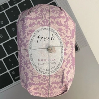 Fresh 馥蕾诗 小苍兰与瑰丽沐浴香皂