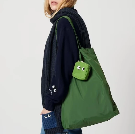 Uniqlo x Anya Hindmarch 钥匙包购物袋